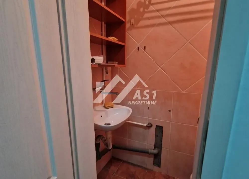 Izdavanje, poslovni prostor, 10m², Detelinara, Novi Sad Sve Podlokacije