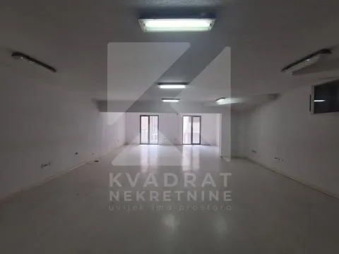 Rent, office space, 172m², 1 maj, Podgorica - image 9