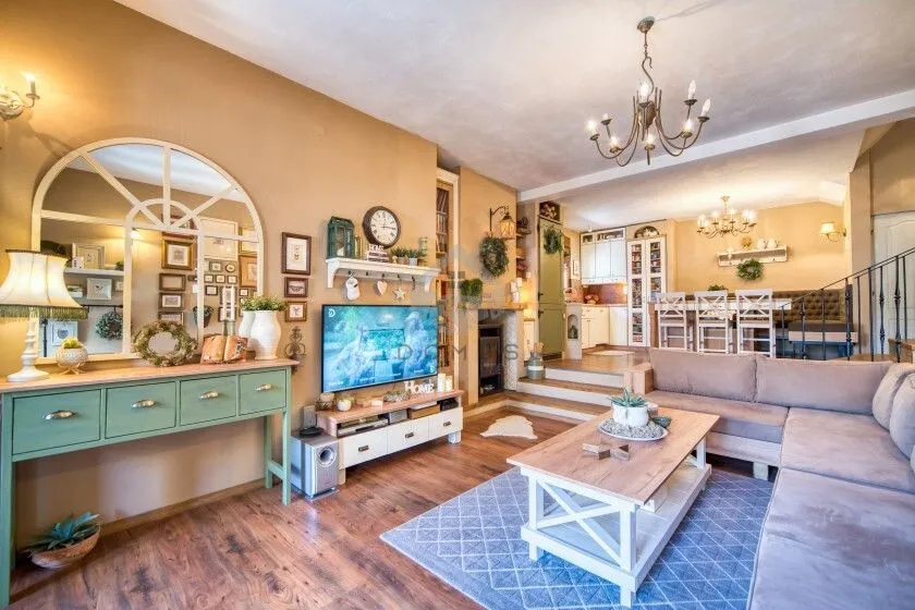 Sale, house, 160m², Stara Varoš, Podgorica