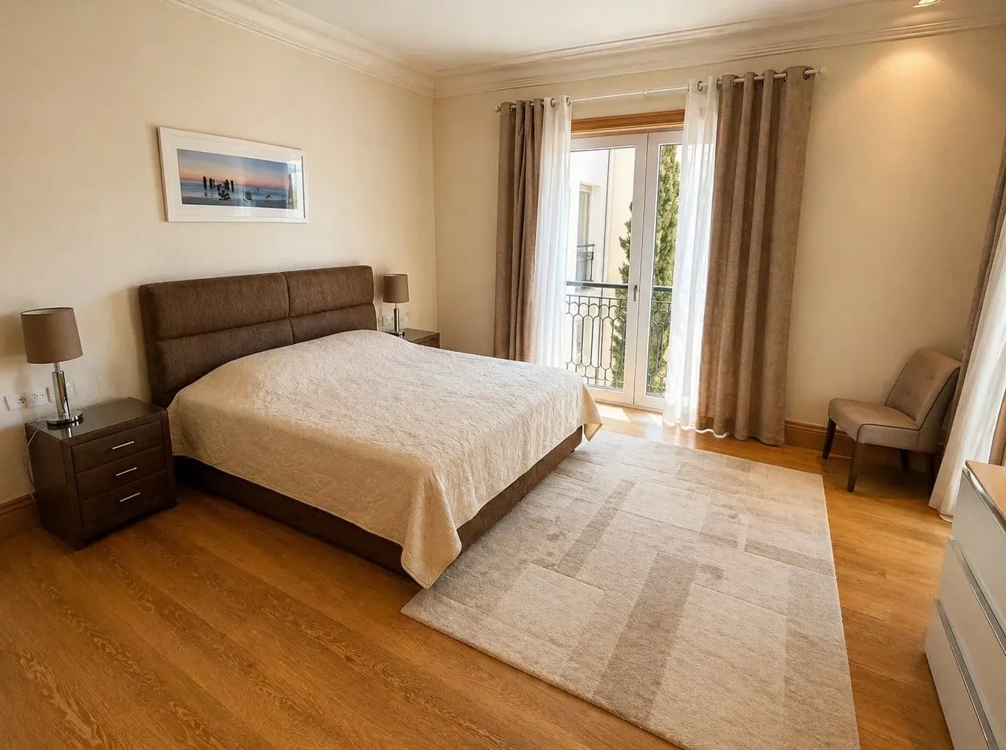 Izdavanje, dvosoban stan, 125m², Tivat, Crna Gora