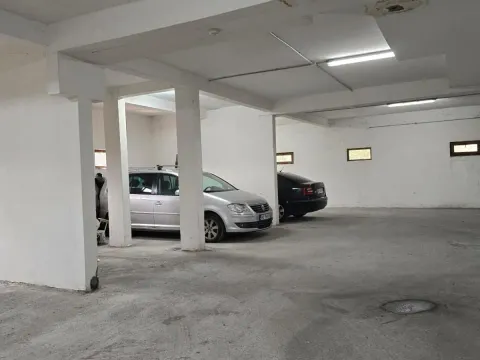 Sale, two bedroom apartment, 74m², Petrovac, Budva - image 3