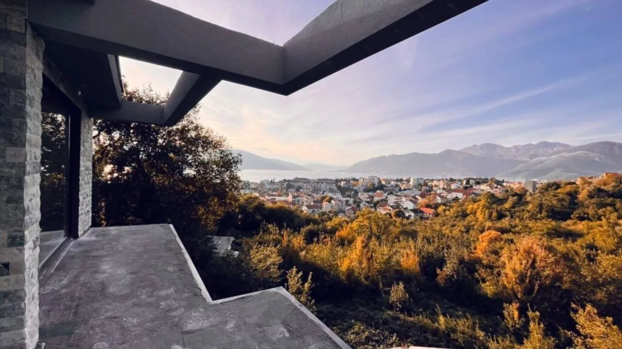 Prodaja, kuća, 230m², Tivat, Crna Gora