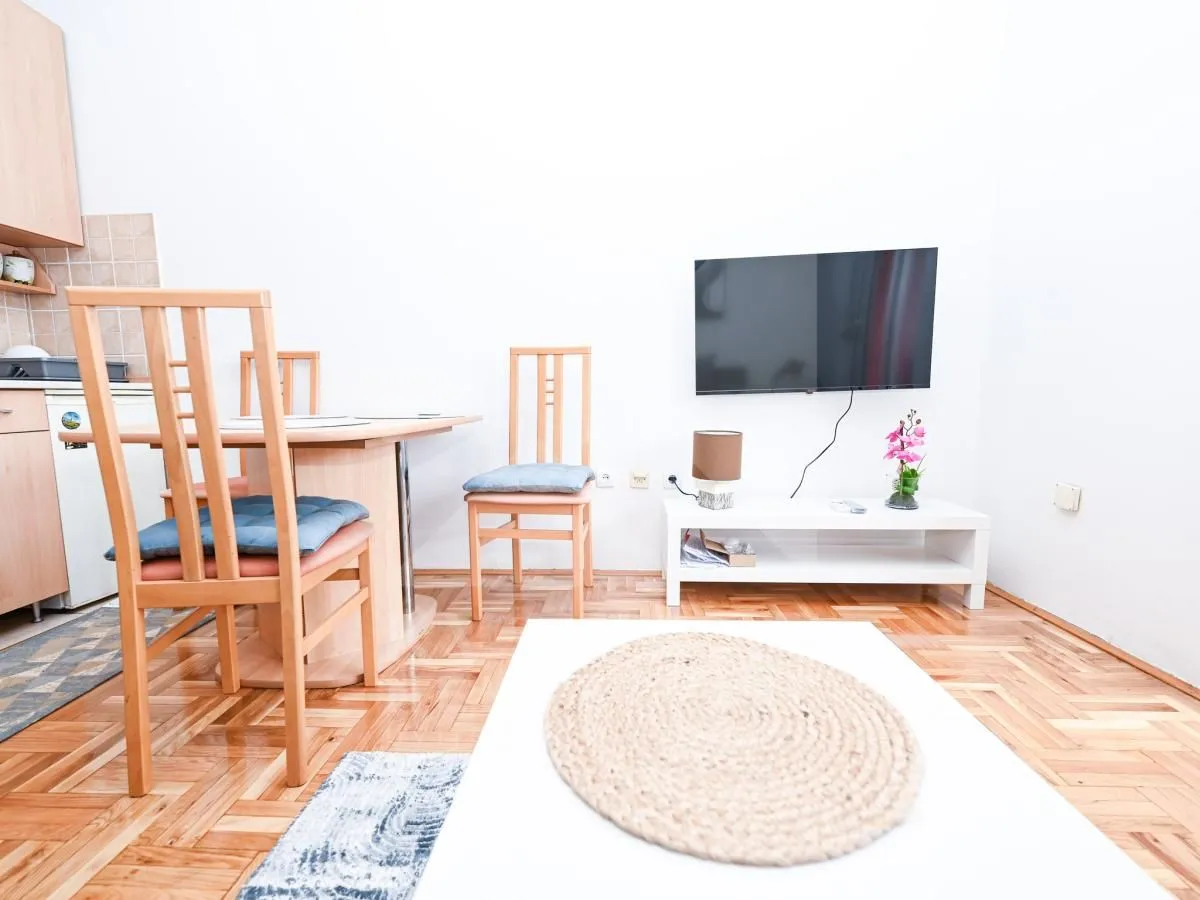 Rent, studio apartment, 28m², Krivi Most, Podgorica