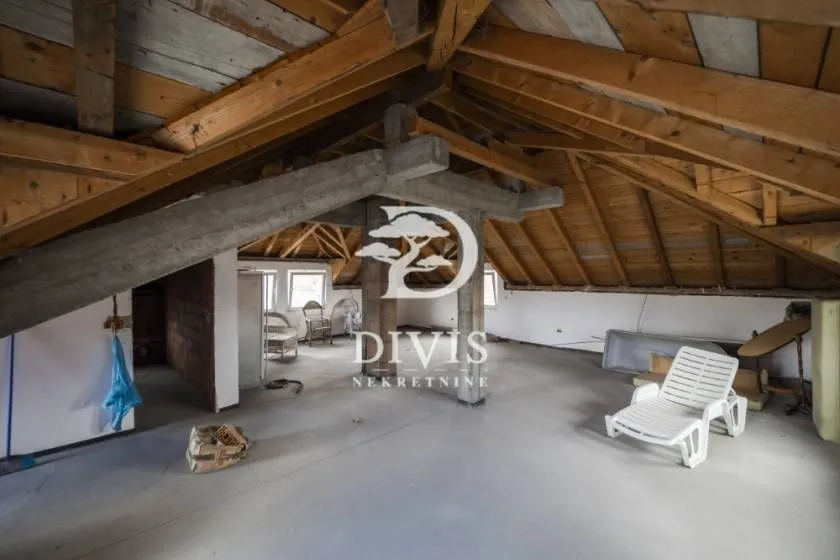 Prodaja, stan, 338m², Surčin, Beograd