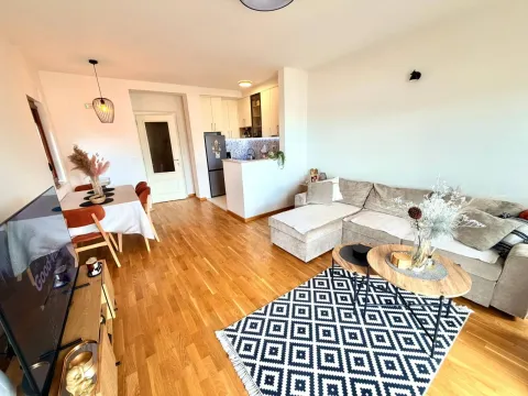 Izdavanje, jednosoban stan, 50m², Savina, Herceg Novi - image 2