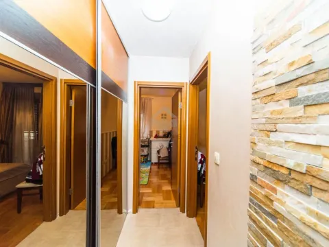 Izdavanje, dvosoban stan, 55m², Stari Aerodrom, Podgorica - image 5