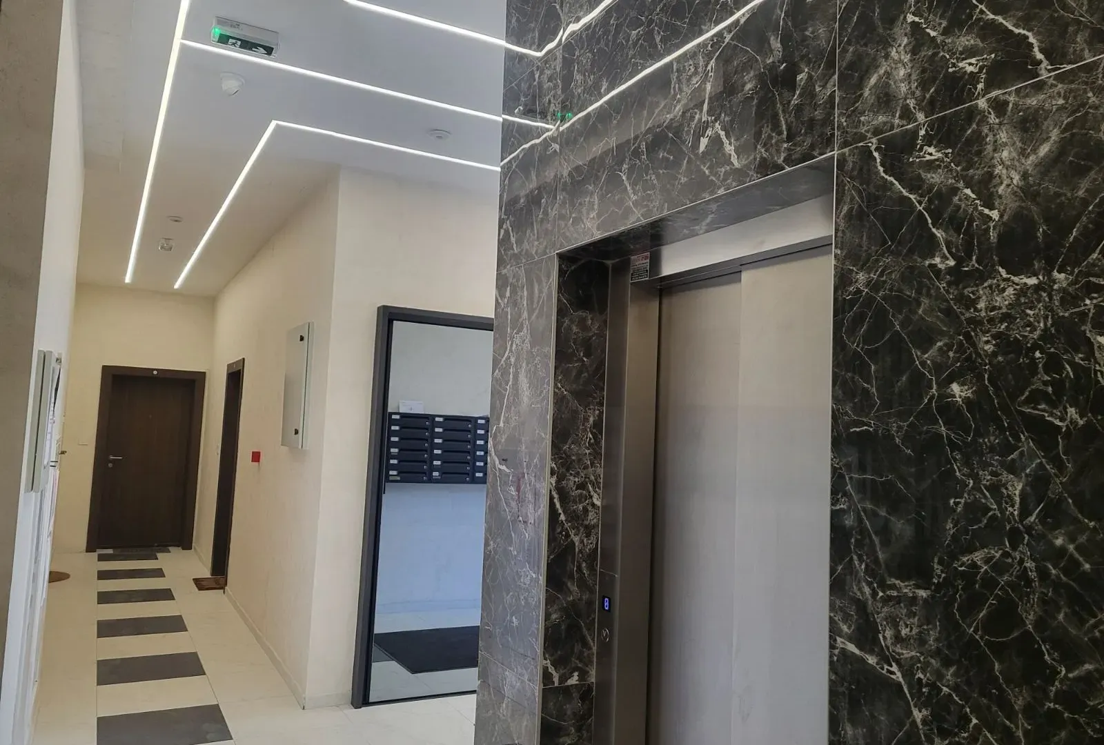 Prodaja, četvorosoban stan, 87m², Bulevar patrijarha Pavla, Novi Sad Sve Podlokacije