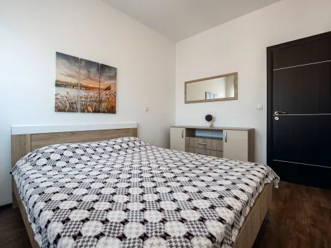 Rent, three bedroom apartment, 60m², Budva, Crna Gora - image 5