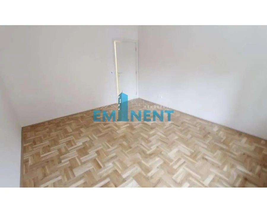 Izdavanje, trosoban stan, 57m², Crveni Krst, Beograd