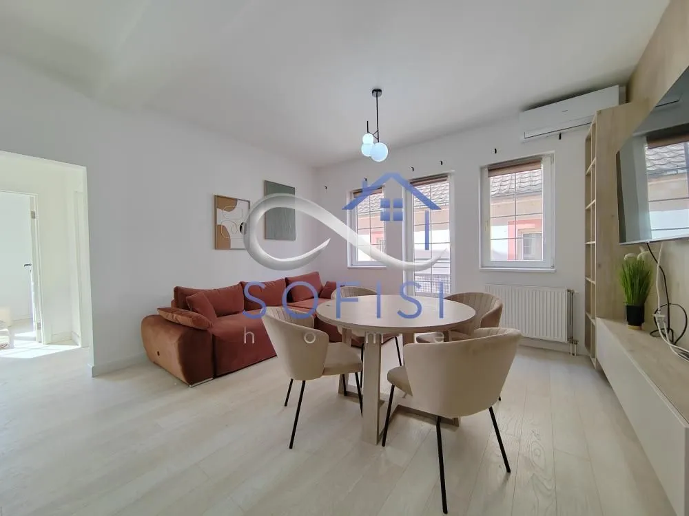 Izdavanje, trosoban stan, 70m², Centar, Novi Sad