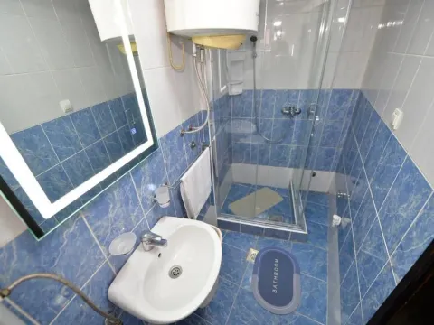 Izdavanje, kuća, 100m², Škaljari, Kotor - image 25