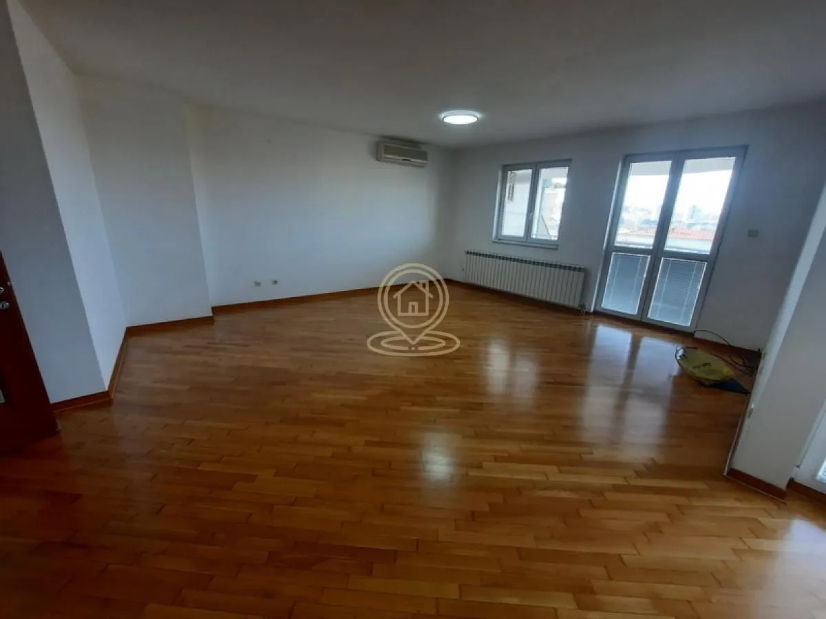 Izdavanje, stan, 172m², Vračar Sve Podlokacije, Beograd