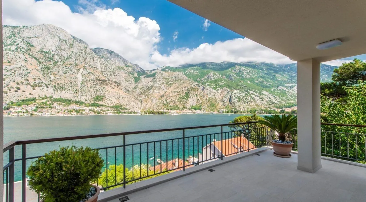 Prodaja, dvosoban stan, 160m², Prčanj, Kotor
