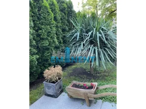 Izdavanje, trosoban stan, 104m², Savski Venac, Beograd - image 15