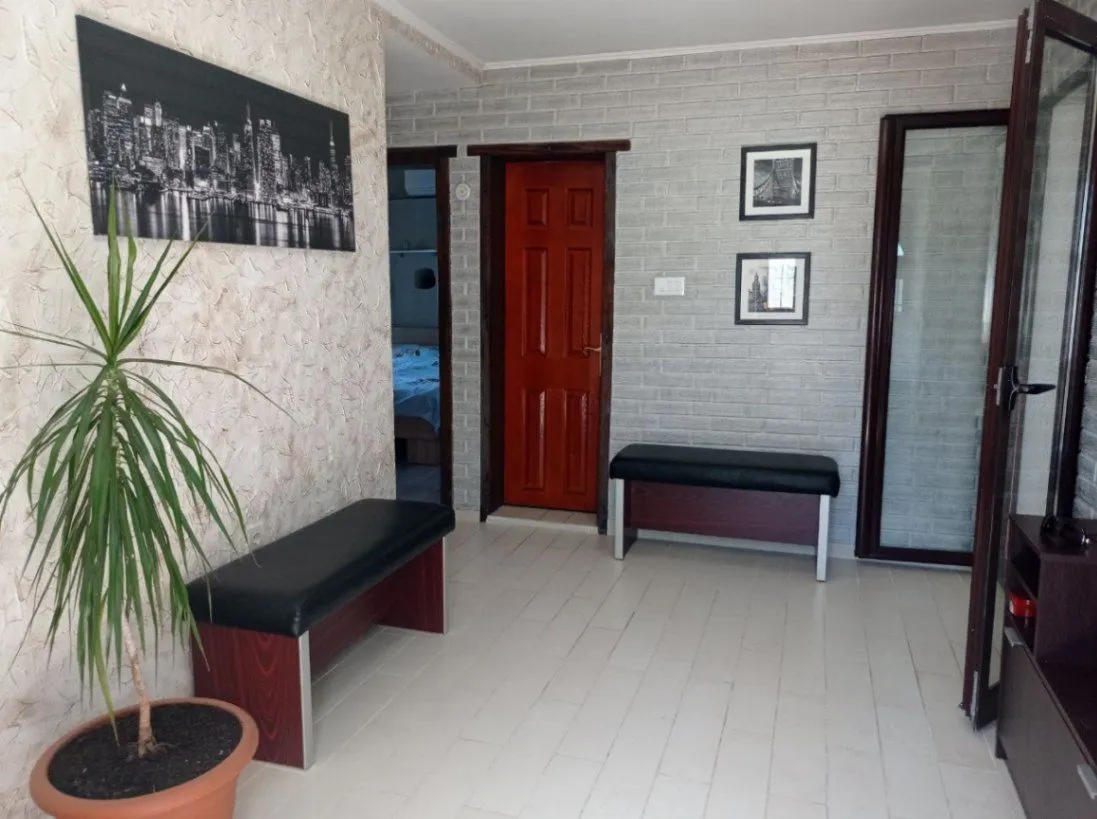 Izdavanje, kuća, 110m², Dobre Vode, Bar