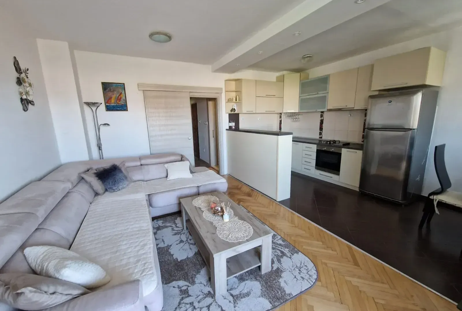 Izdavanje, stan, 60m², Tivat, Crna Gora