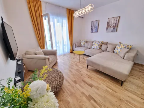 Sale, one bedroom apartment, 42m², Bečići, Budva - image 9