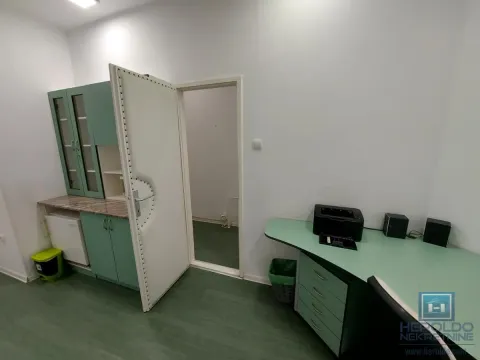 Izdavanje, poslovni prostor, 54m², Centar, Jagodina - image 4