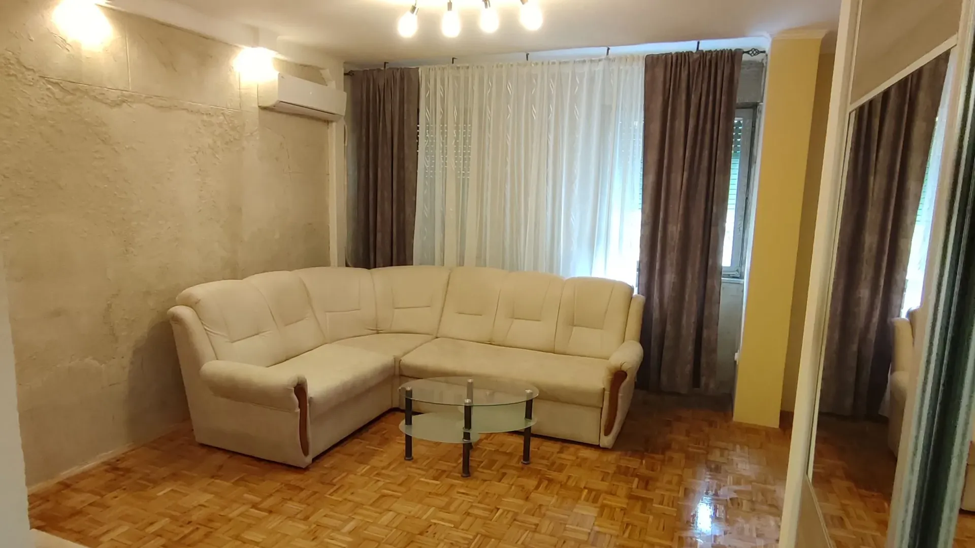 Izdavanje, jednosoban stan, 37m², Novo naselje, Novi Sad