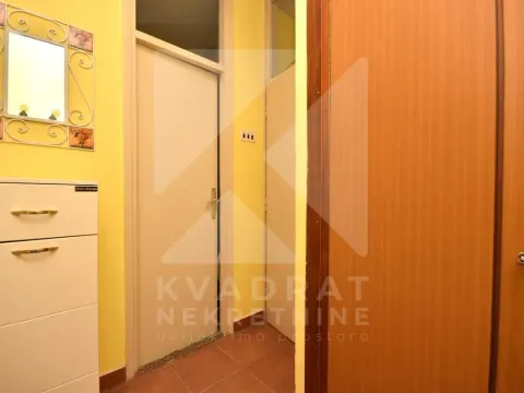 Izdavanje, dvosoban stan, 80m², Gintaš, Podgorica - image 12