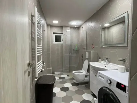 Izdavanje, dvosoban stan, 120m², Mrčevac, Tivat - image 8