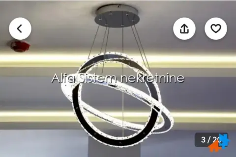 Moderan luster okačen na plafon u enterijeru. - image 3