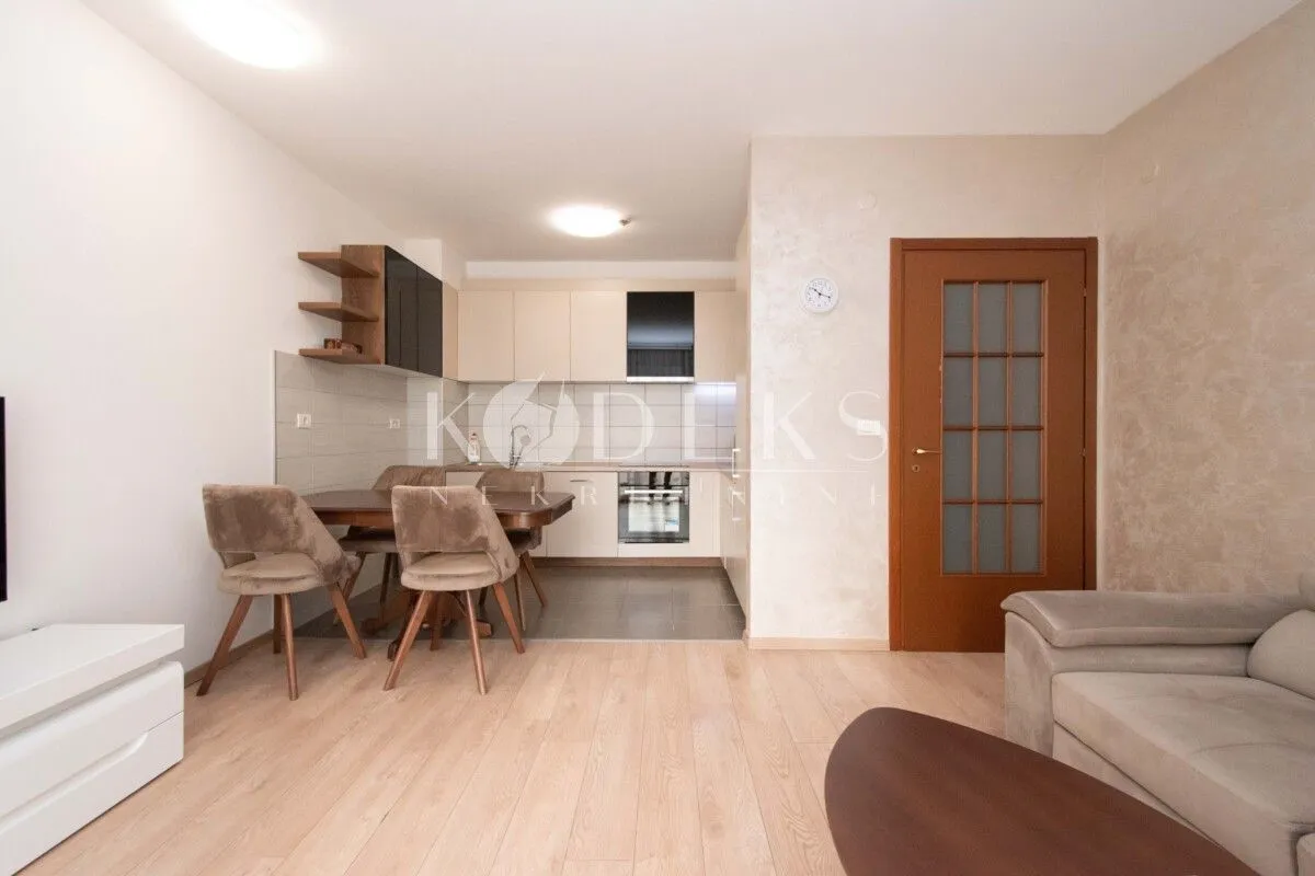 Izdavanje, dvosoban stan, 75m², City Kvart, Podgorica