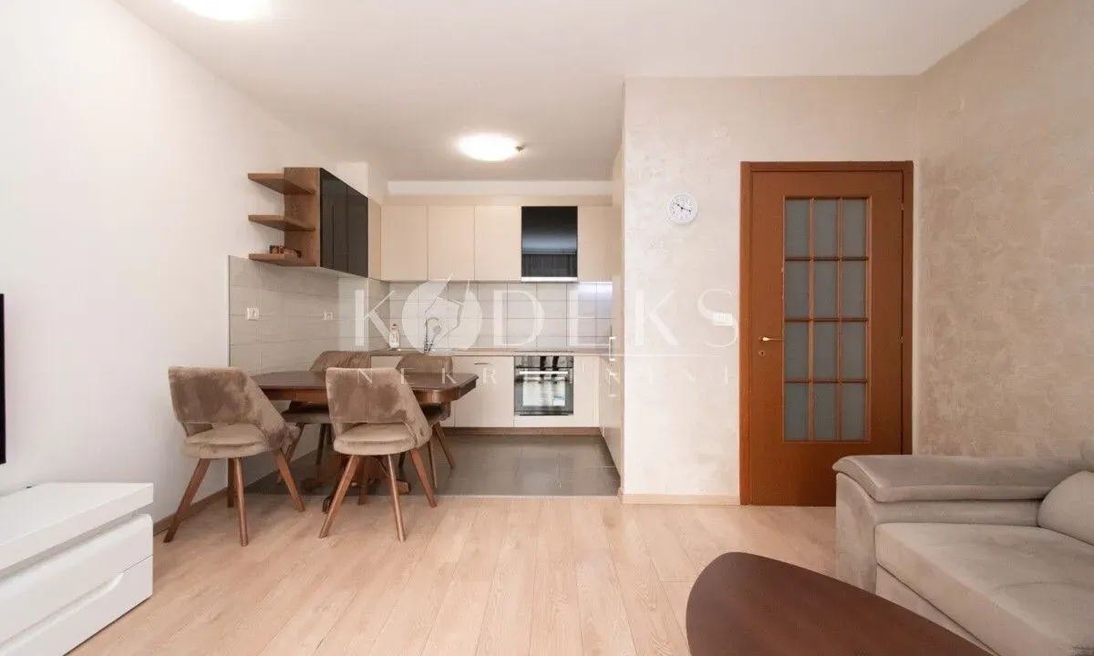 Izdavanje, dvosoban stan, 75m², City Kvart, Podgorica