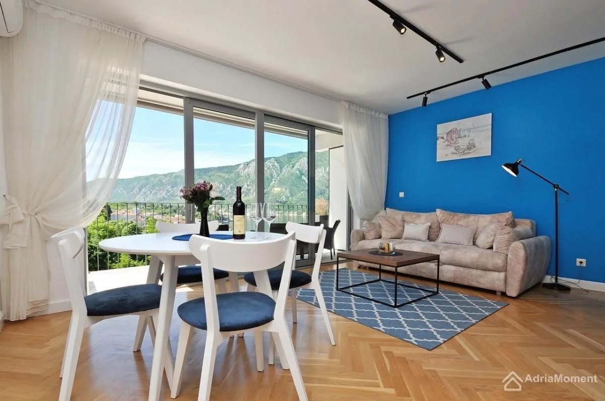 Prodaja, jednosoban stan, 52m², Dobrota, Kotor
