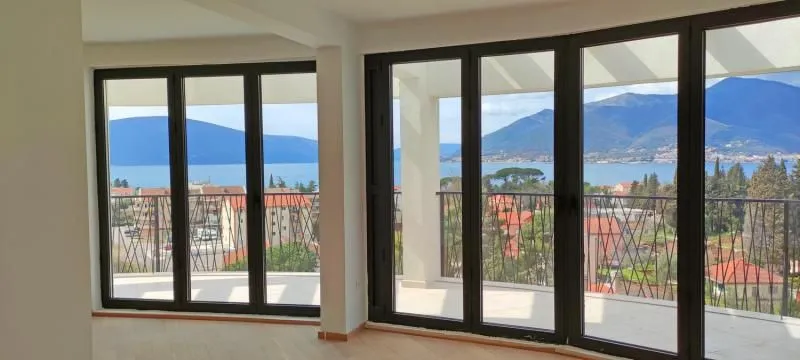 Prodaja, trosoban stan, 143m², Tivat, Crna Gora