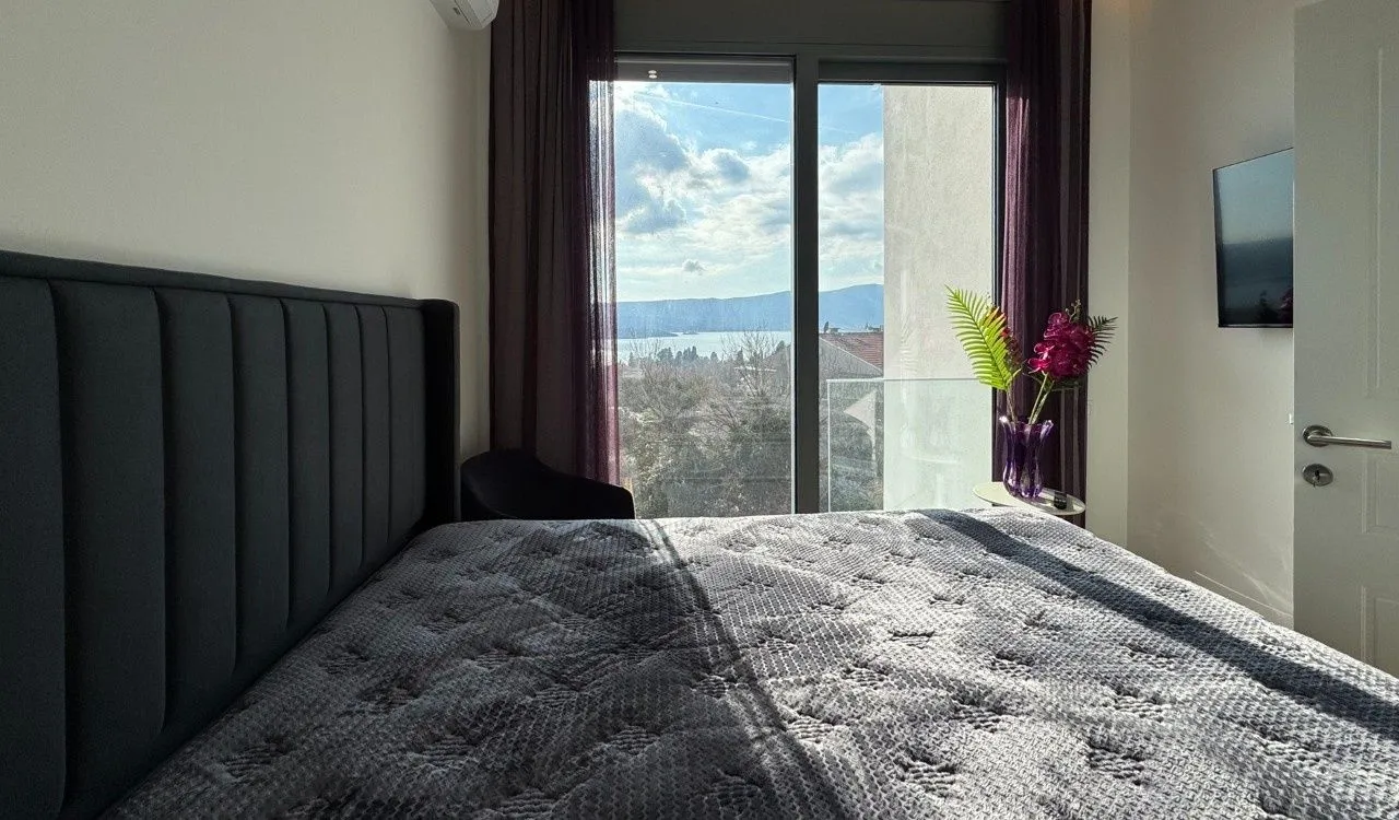 Prodaja, dvosoban stan, 76m², Tivat, Crna Gora
