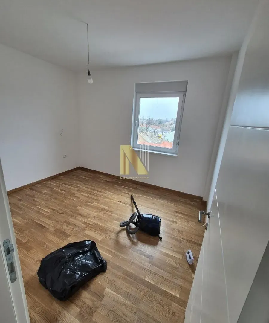 Rent, office space, 650m², Stari Majur, Petrovaradin