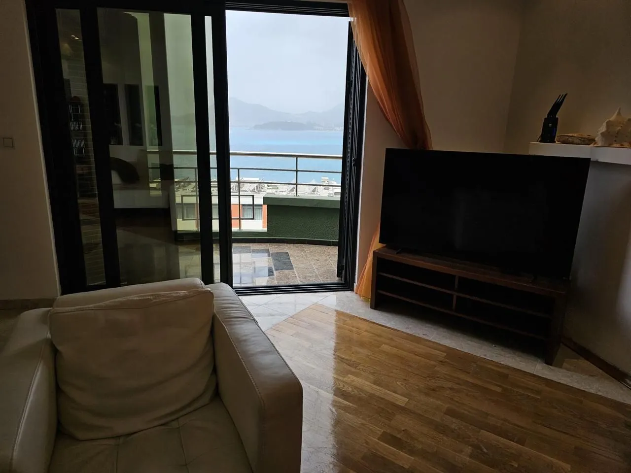 Izdavanje, stan, 149m², Pržno, Budva