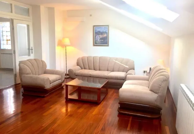 Izdavanje, četvorosoban stan, 146m², Stari Grad, Beograd