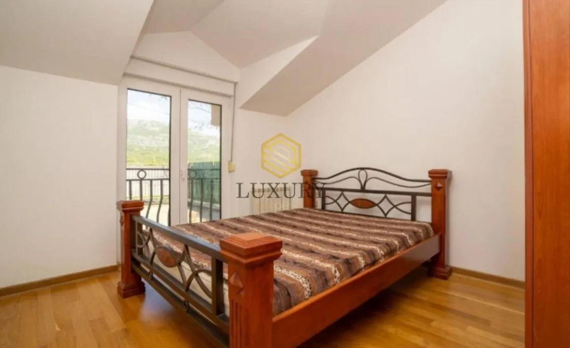 Rent, house, 160m², Rogami, Podgorica