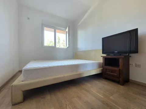 Izdavanje, dvosoban stan, 70m², City Kvart, Podgorica - image 23