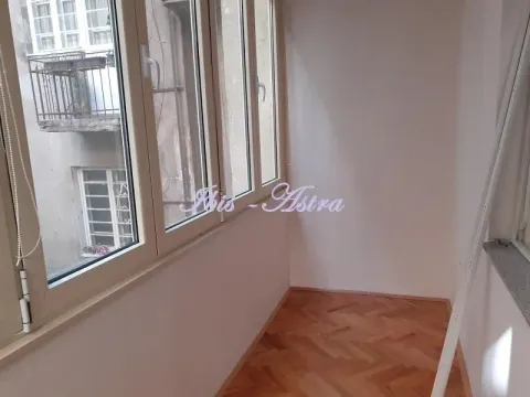 Rent, four bedroom apartment, 140m², Stari Grad, Beograd - image 8