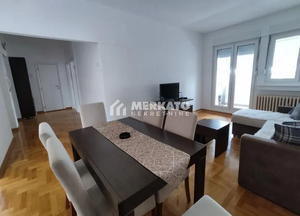 Izdavanje, trosoban stan, 63m², Centar, Zrenjanin