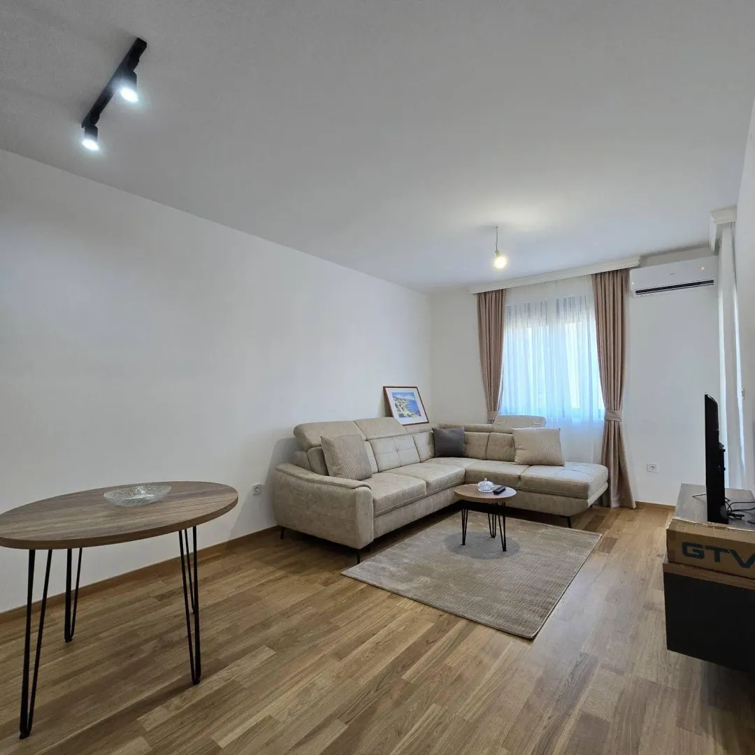 Izdavanje, jednosoban stan, 47m², City Kvart, Podgorica