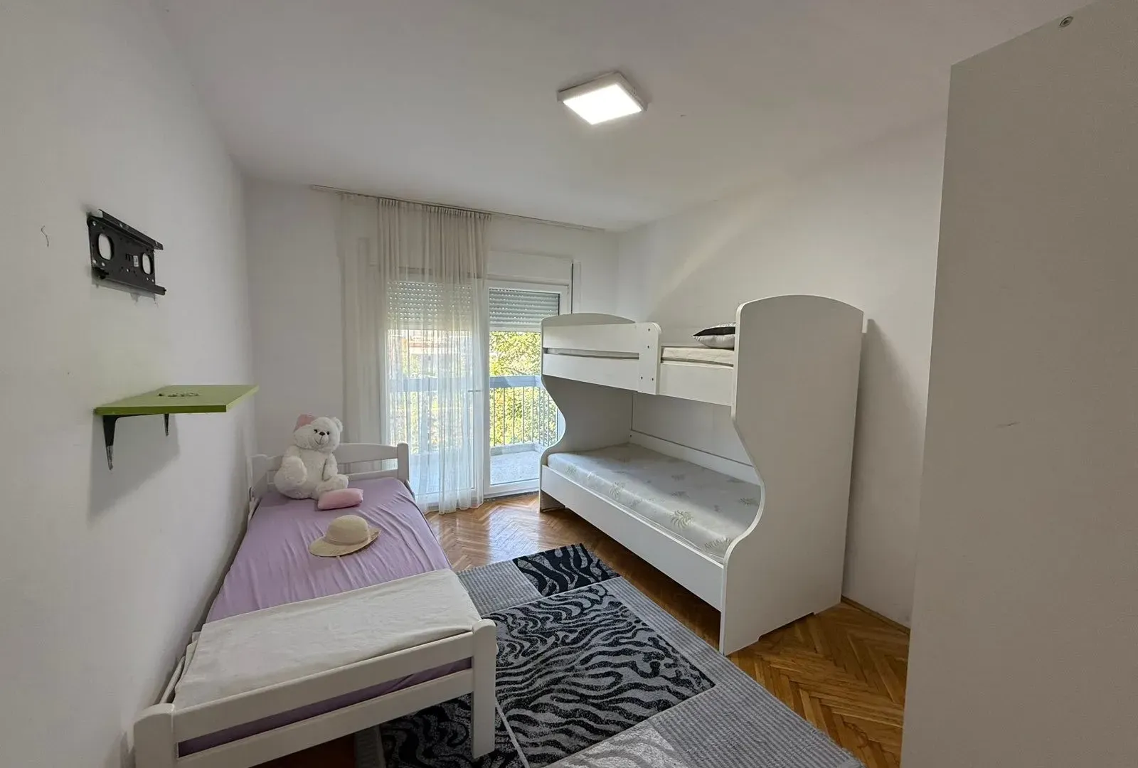Izdavanje, stan, 80m², Zabjelo, Podgorica