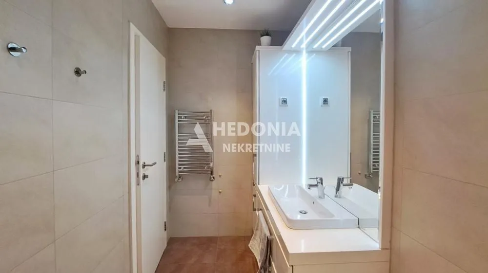 Prodaja, trosoban stan, 83m², Novi Beograd Blok 65, Novi Beograd Sve Podlokacije