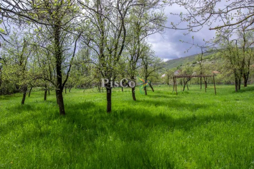 Prodaja,  zemljište, 1241m2, Miločani, Nikšić