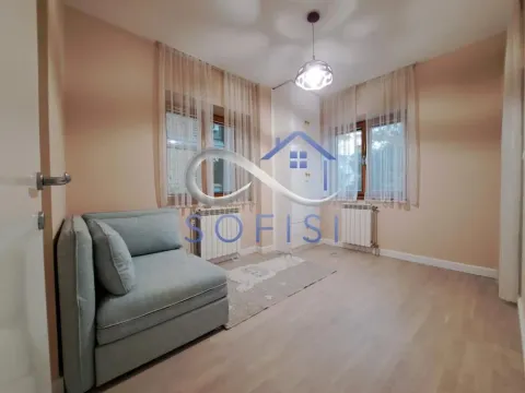 Izdavanje, trosoban stan, 78m², Centar, Novi Sad - image 13