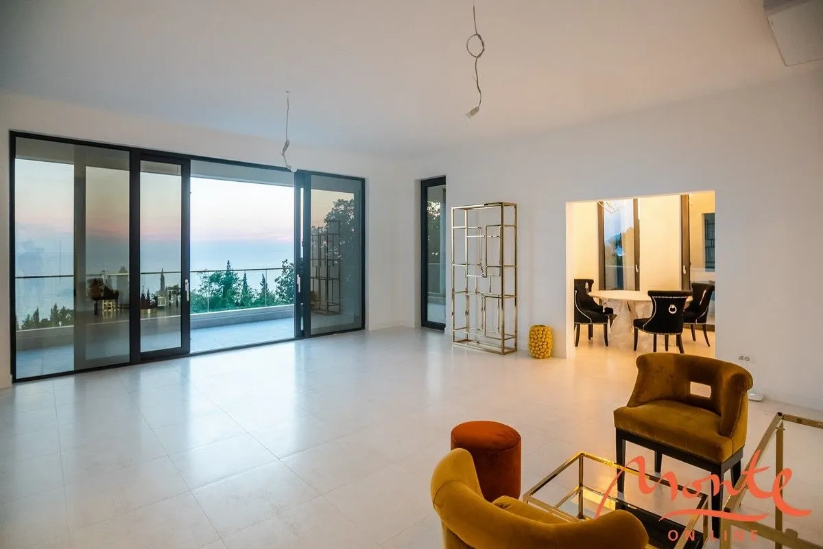 Sale, house, 632m², Reževići, Budva