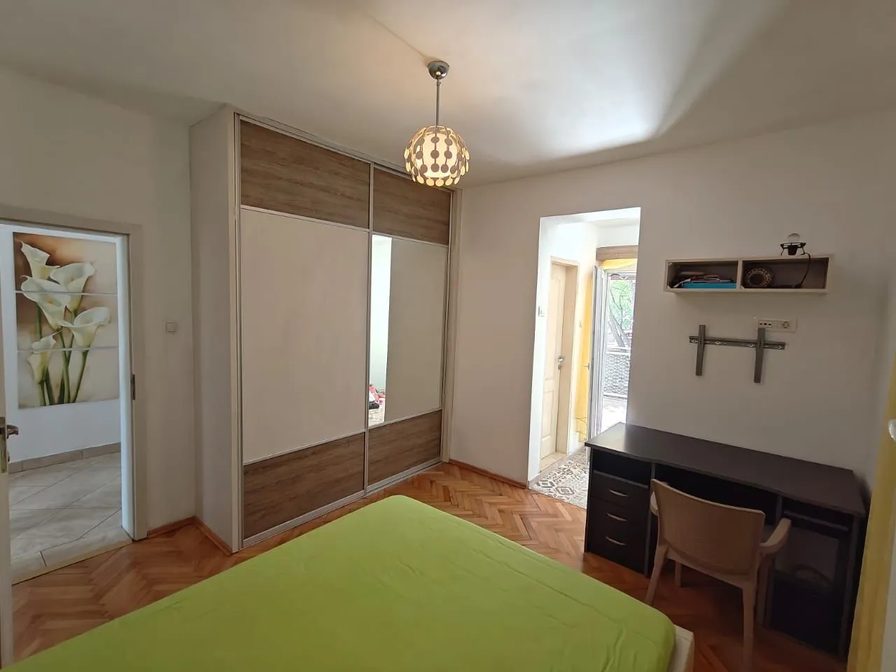 Izdavanje, dvosoban stan, 90m², Stari Aerodrom, Podgorica