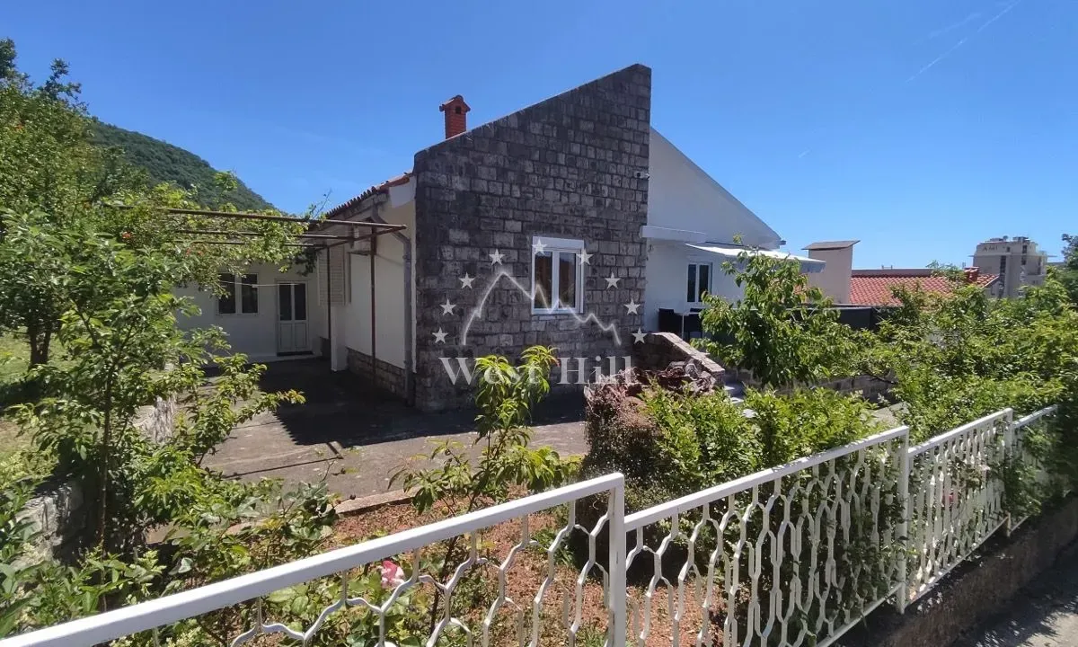 Prodaja, kuća, 210m², Petrovac, Budva