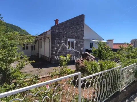 Prodaja, kuća, 210m², Petrovac, Budva