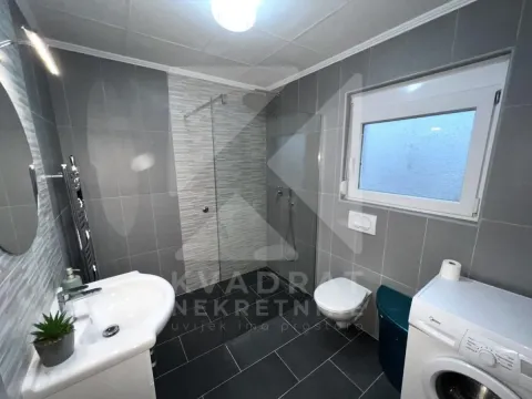Izdavanje, trosoban stan, 130m², Zabjelo, Podgorica - image 8