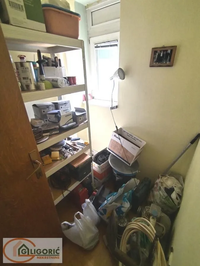 Prodaja, dvosoban stan, 58m², Banovo Brdo, Beograd
