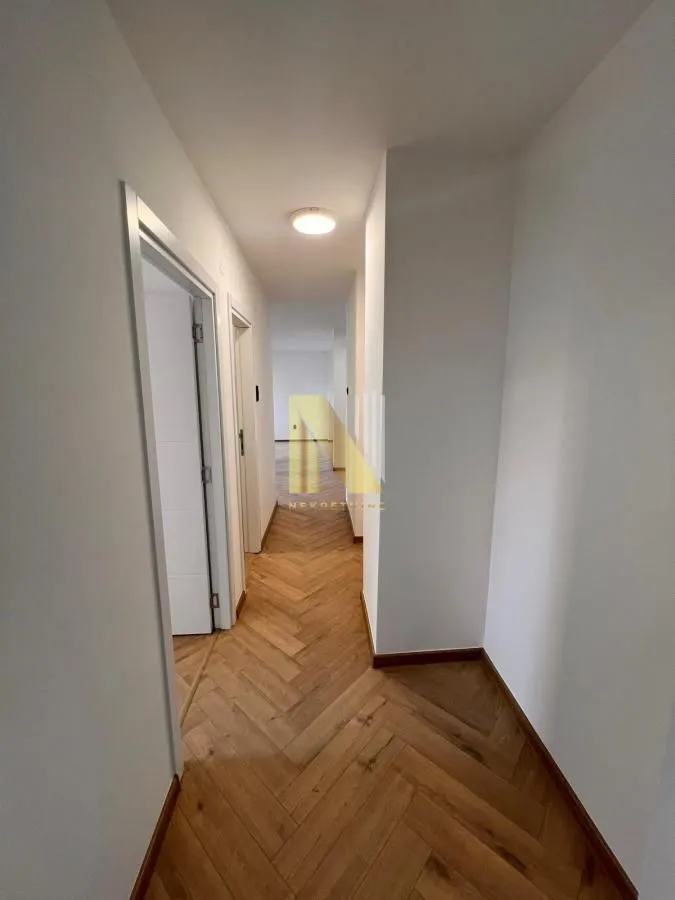 Prodaja, dvosoban stan, 73m², Centar, Novi Sad